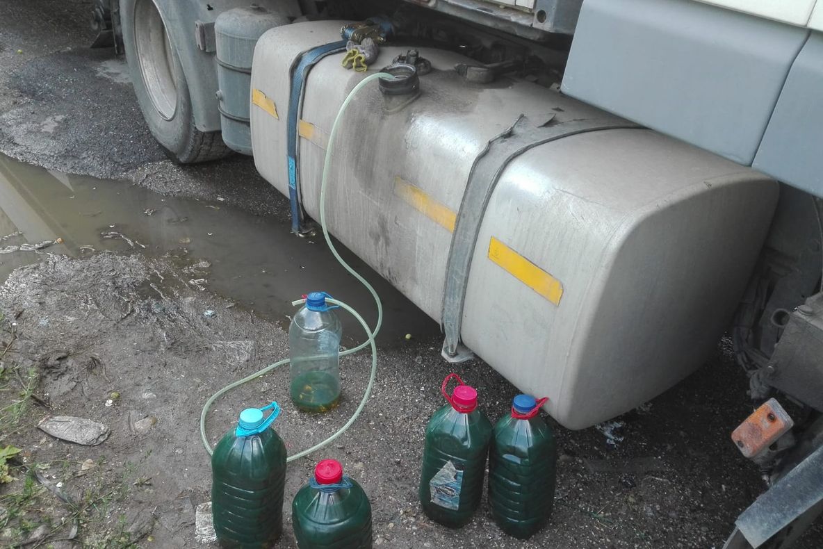 Tineri din Cugir suspectați de furt de combustibil