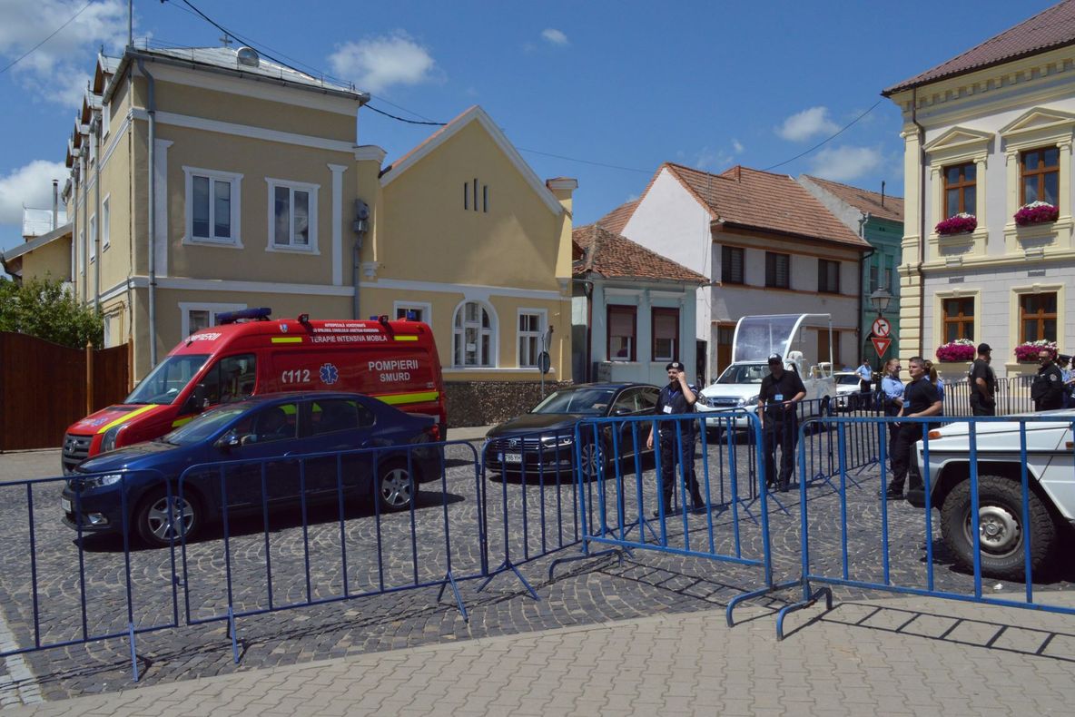 Vizita Papei Francisc la Blaj - Suveranul Pontif se întâlnește cu comunitatea de rromi.