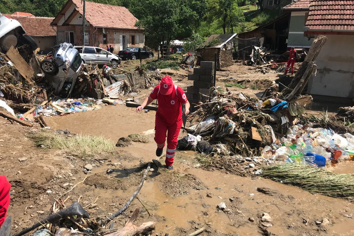 Crucea Roșie Alba, alături de comunitățile din sudul Județului Alba afectate de pe urma inundațiilor