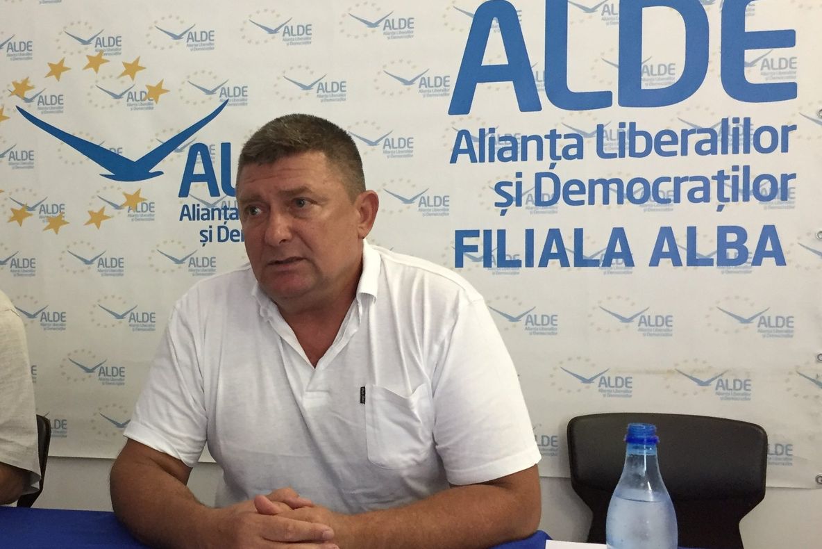 SURSE : Demisii în masă la ALDE Alba. Zeci de membrii părăsesc partidul
