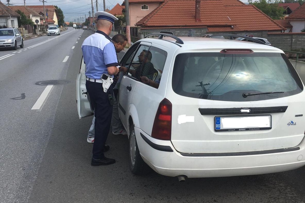 „Pirați rutieri”, depistați de polițiști