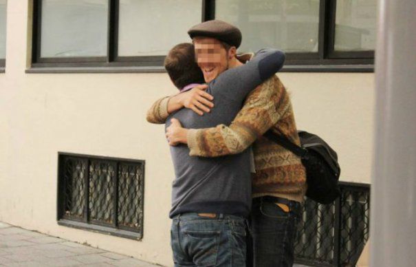 Metoda “îmbrățișării”. Bărbat din județul Hunedoara prins de polițiștii din Aiud.