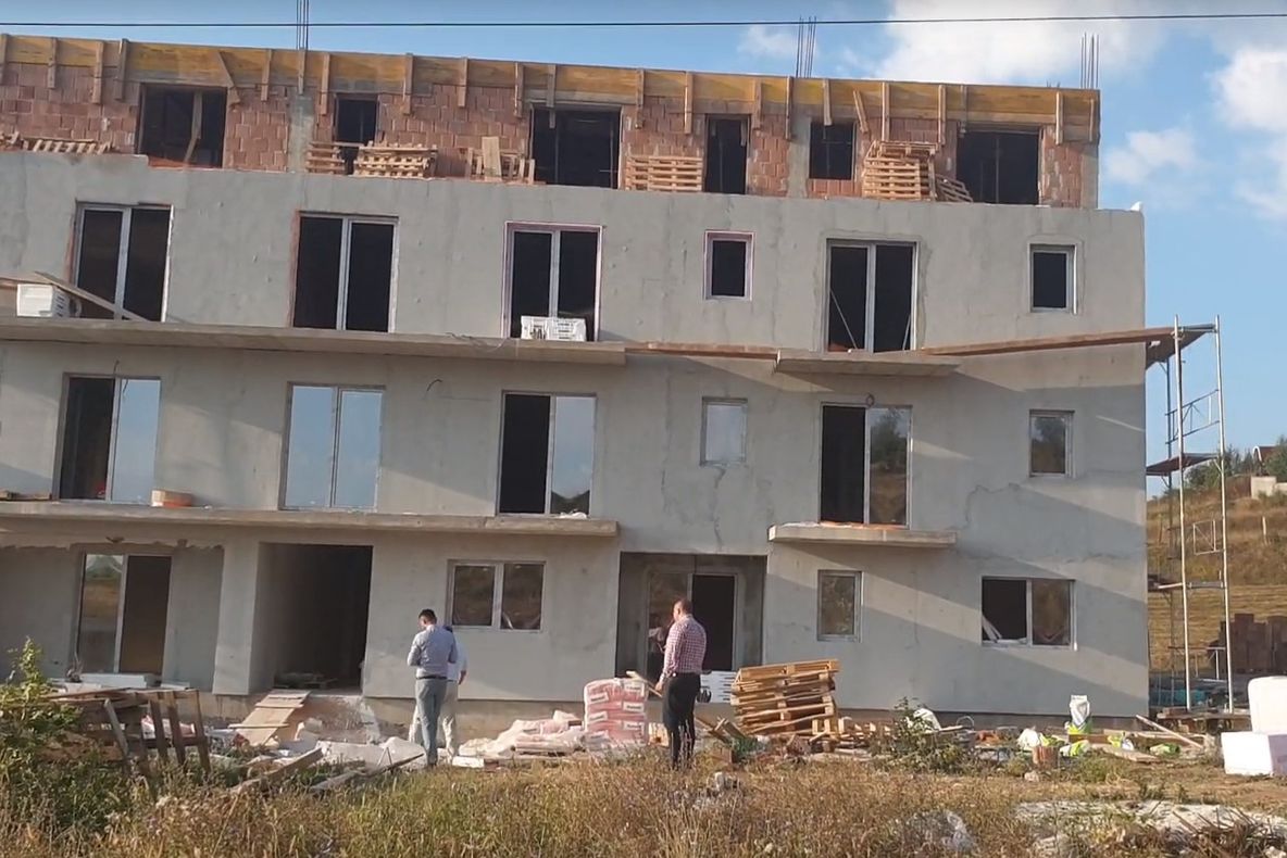 Accident de muncă pe un șantier din Alba Iulia. Un tânăr a ajuns în stare gravă la spital, electrocutat pe o linie de înaltă tensiune