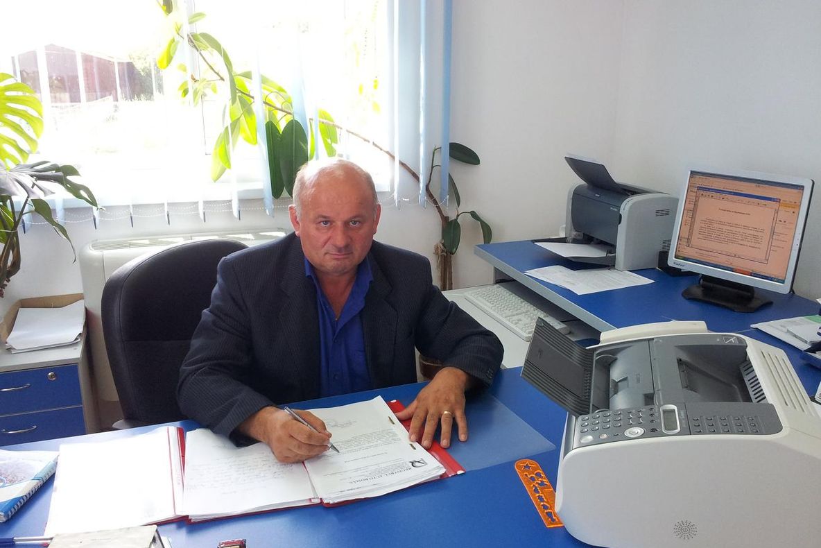 Telefoanele unei Instituții de Stat folosite de director pentru firmele soției