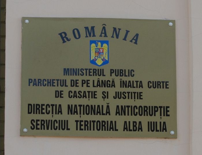 Administrator Judiciar reținut pentru LUARE DE MITĂ