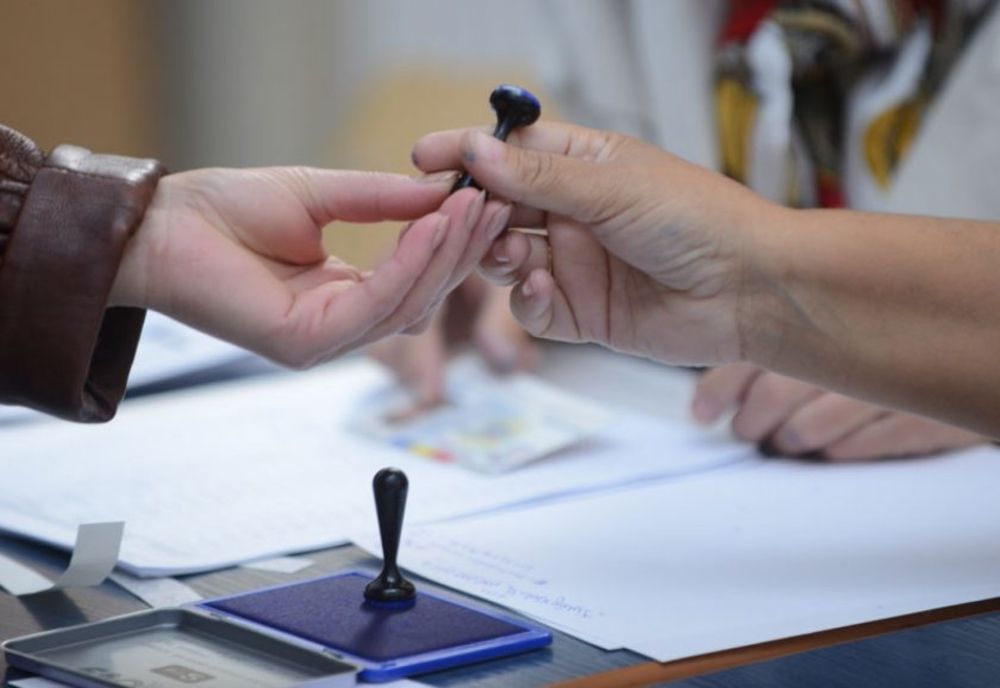 Peste 22.000 de cetățeni au votat în Alba în primele 3 ore de la deschiderea secțiilor. 