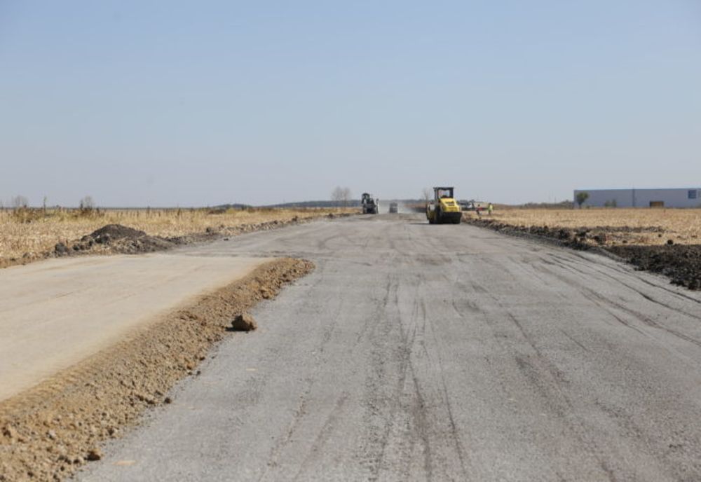 Ludovic Orban și ministrul Transporturilor, Lucian Bode, vizită pe șantierul drumului expres, la Balș