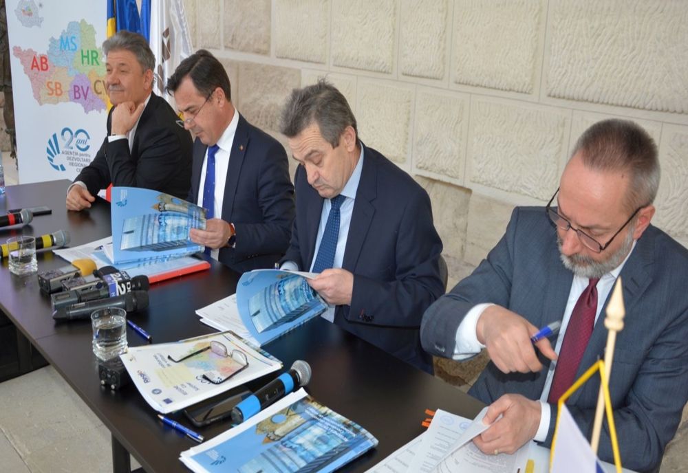 Alba Iulia atrage încă 43 milioane euro fonduri europene. Ministrul Lucrărilor Publice, Dezvoltării şi Administraţiei, Ion Ştefan, a fost prezent la semnarea contractului.