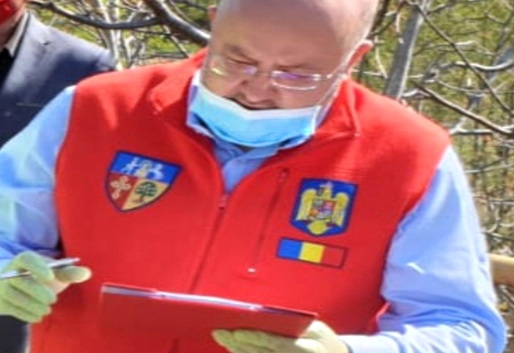 VIDEO| După 40 de ani. Președintele CJ Vâlcea a semnat ordinul de începere pentru noi lucrări pe drumurile vâlcene