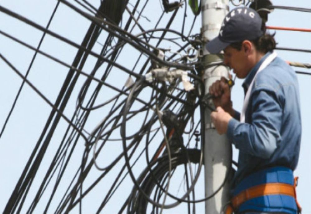 Agenți economici inventivi: vezi cum furau energie electrică