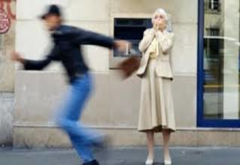 Tâlhărie în fața unei farmacii