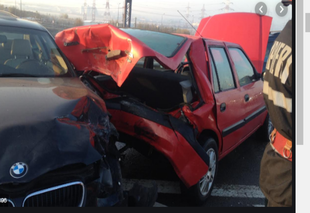 Nu a păstrat distanța și a produs un carambol pe o stradă din Tăuți