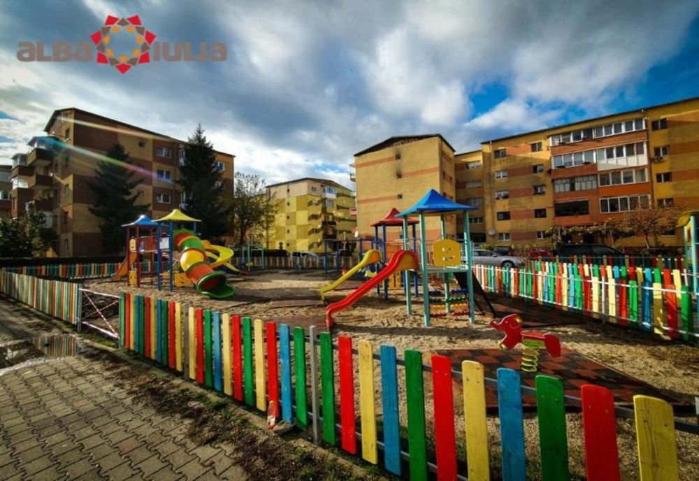 Două locuri de joacă din Alba Iulia au fost complet refăcute