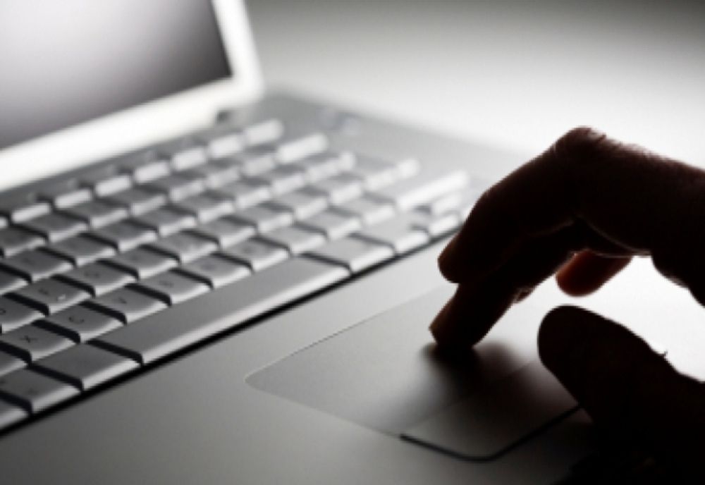 Inspectoratul Școlar Județean Alba a distribuit peste 1000 de laptopuri elevilor din județul Alba