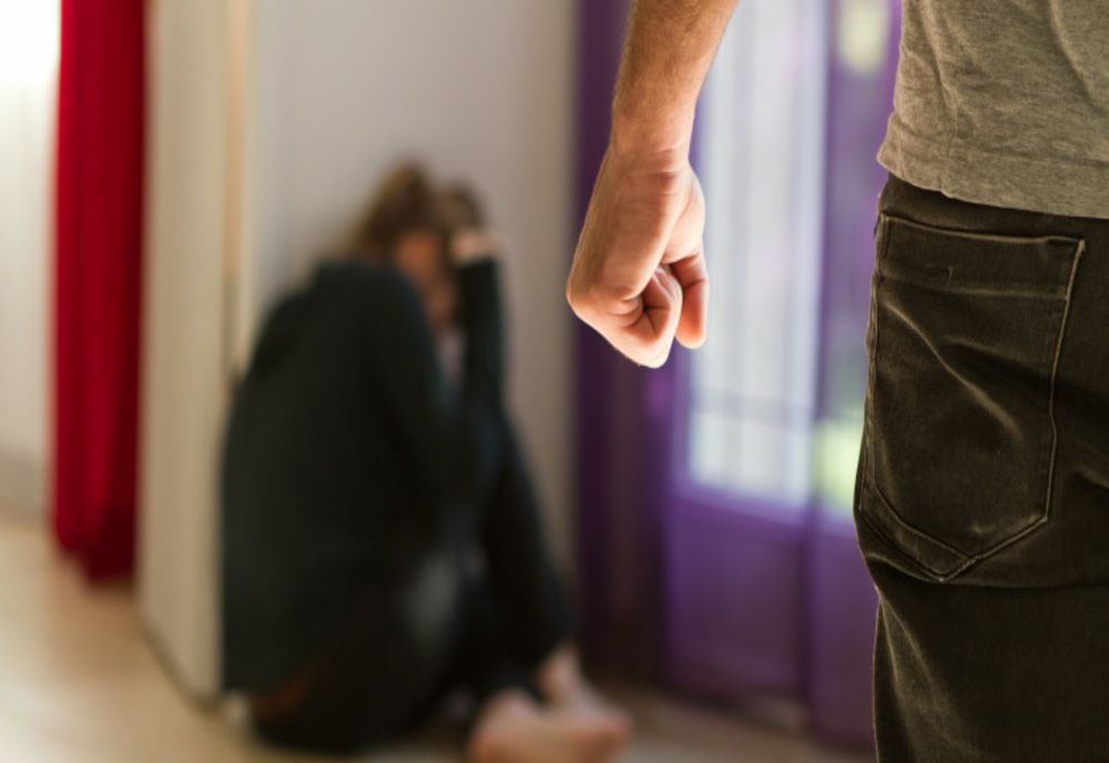 40 de zile control judiciar pentru un bărbat violent din Teiuș