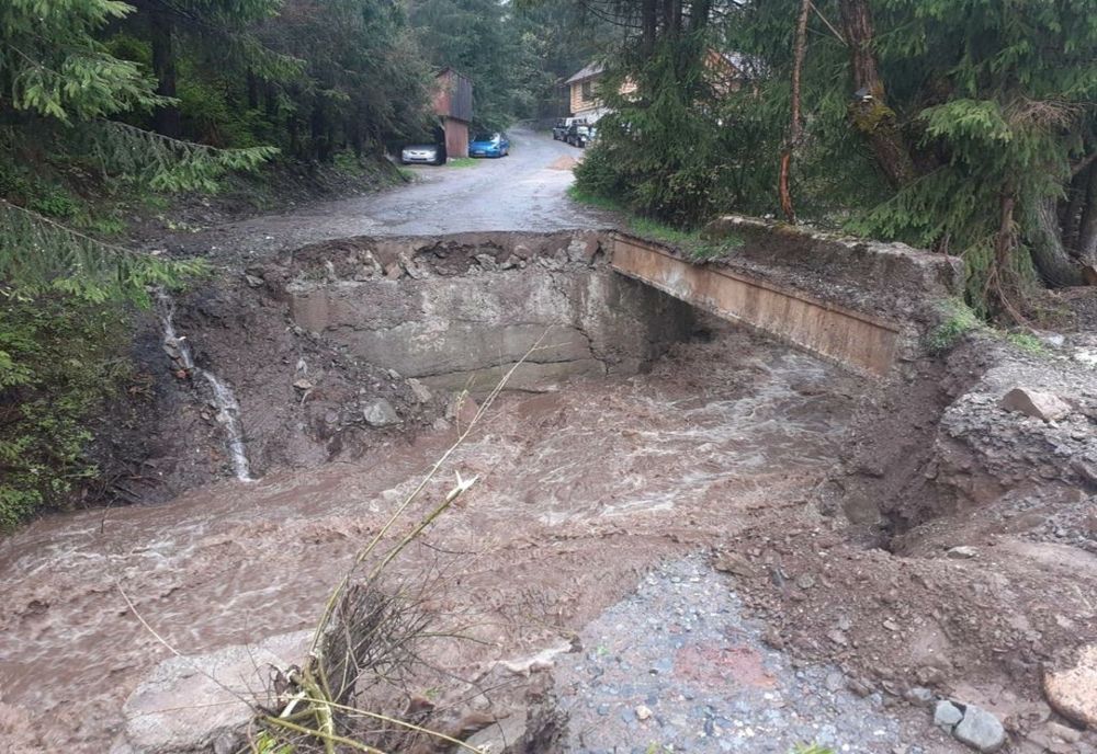 Drum închis din cauza precipitațiilor