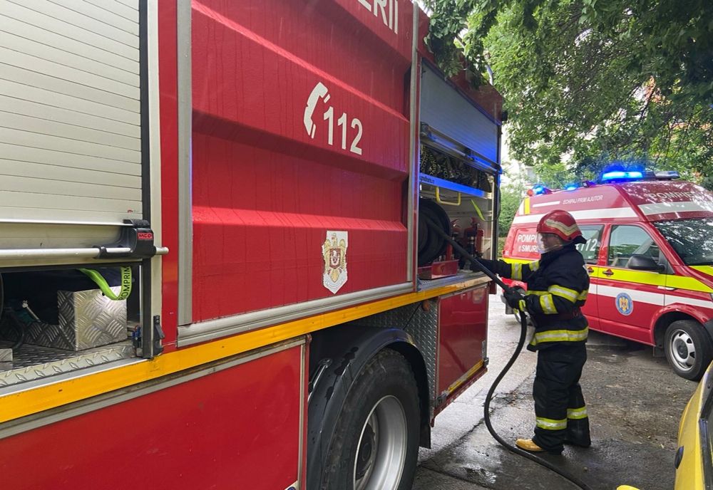 Pericol de explozie la un incendiu izbucnit la o casă din municipiul Sebeș