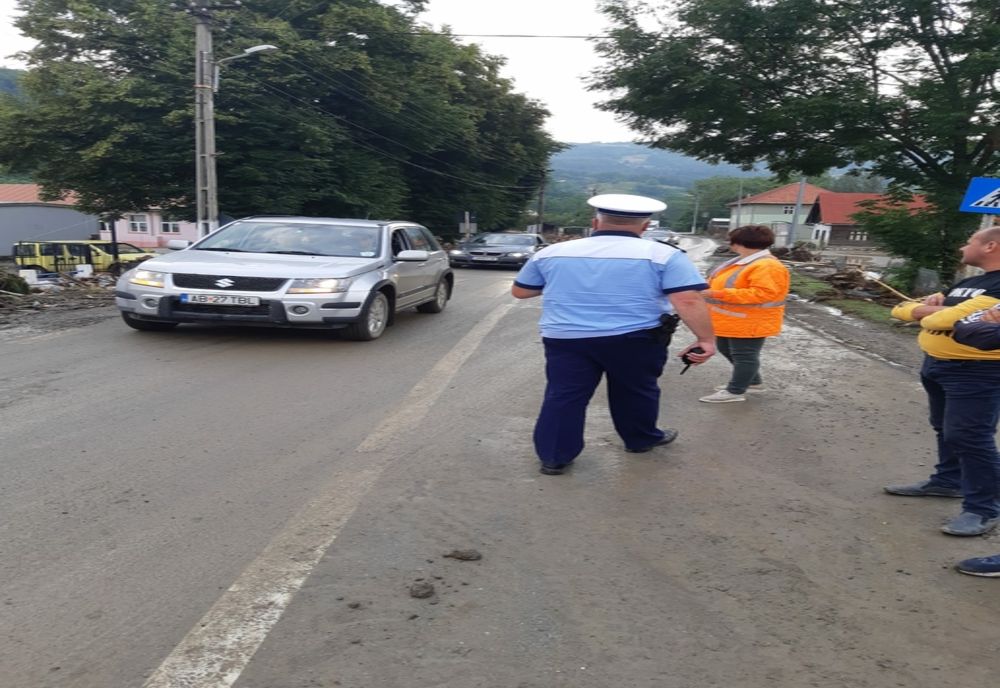 Evacuare preventivă din calea apelor într-o localitate din Alba