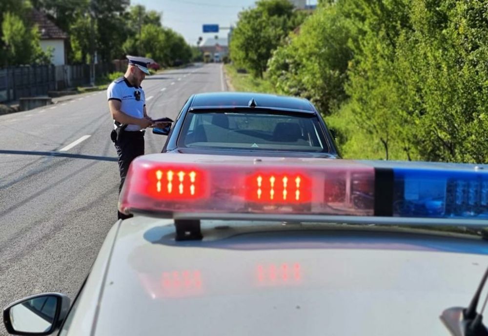 Septuagenar din Alba Iulia, prins la volan fără permis