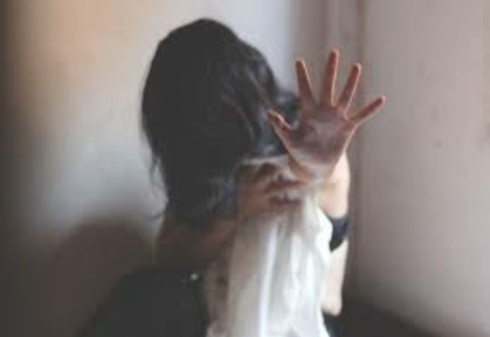 Ce pedeapsă a primit un bărbat din Alba care a violat o fată de 12 ani și a obligat-o să bea alcool