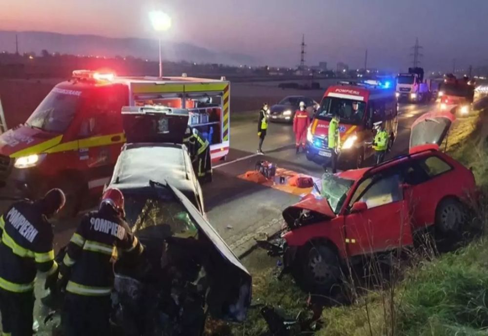 Accident grav, pe DN1, în județul Alba: 3 răniți grav, după un impact frontal violent! FOTO