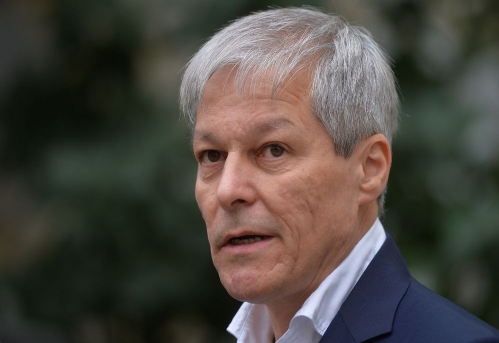 Dacian Cioloş: Să terminăm acest balet al divertismentului politic în care persoanele sunt mai importante decât rezultatul
