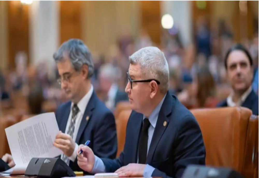 Florin Roman „Negociem cu USR și PSD formarea unei coaliții. Nu pot spune acum cu cine vom bate palma”