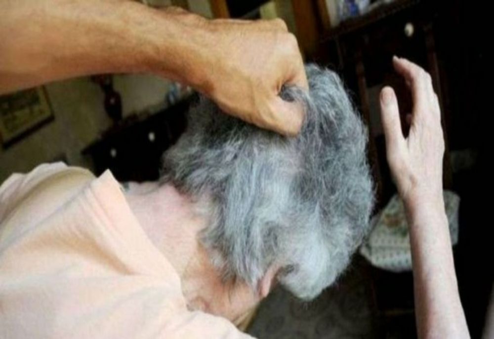 Femeie de 68 de ani, bătută de soț. Ce au făcut polițiștii