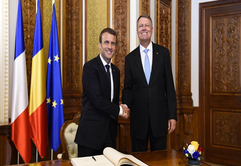 Președinții Macron și Iohannis, întâlnire la Baza "Mihail Kogălniceanu"