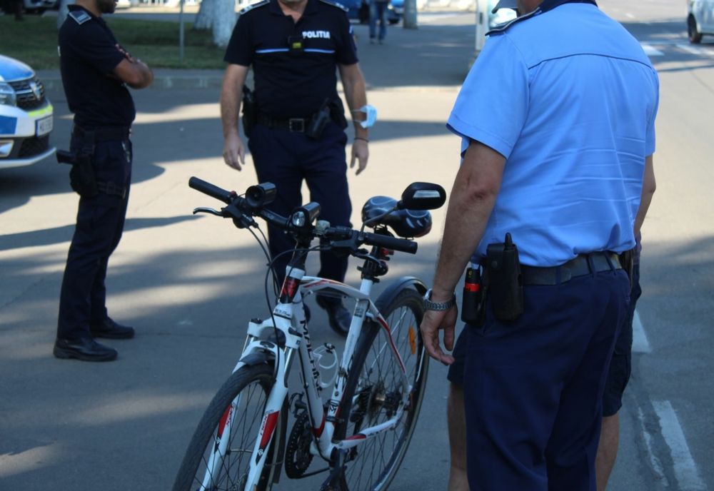 Bicicliștii, luați în vizor de polițiști. 28 dintre aceștia au fost sancționați