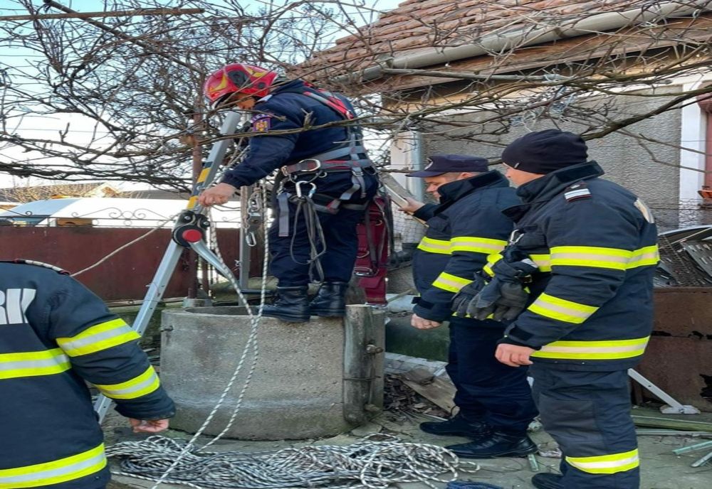 Bărbat scos fără suflare dintr-o fântână