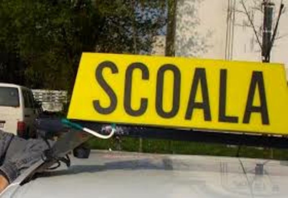 Accident pe DN 1 cu o mașină de școală de șoferi