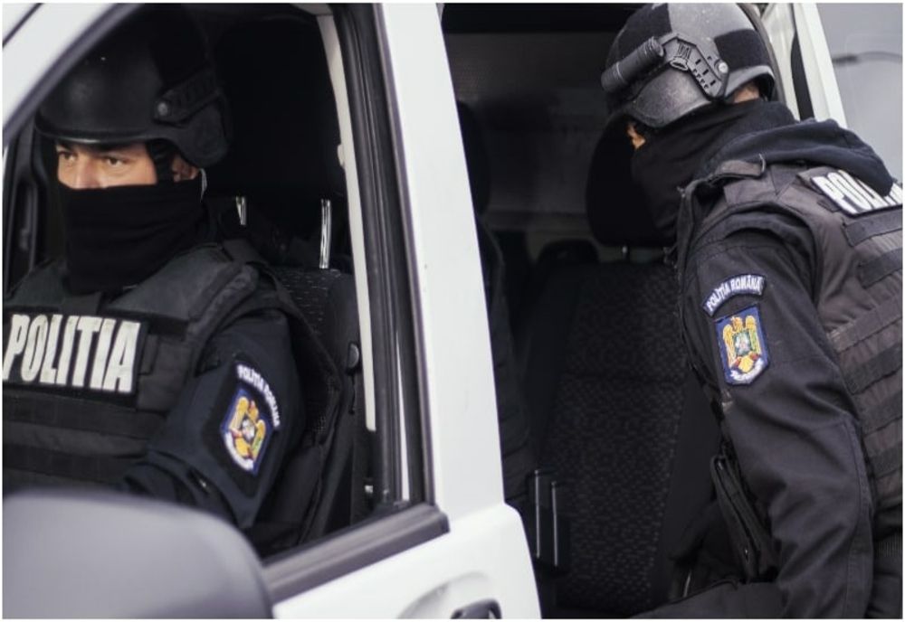 Percheziții la persoane bănuite că ar fi intermediat transporturi FAKE de marfă 