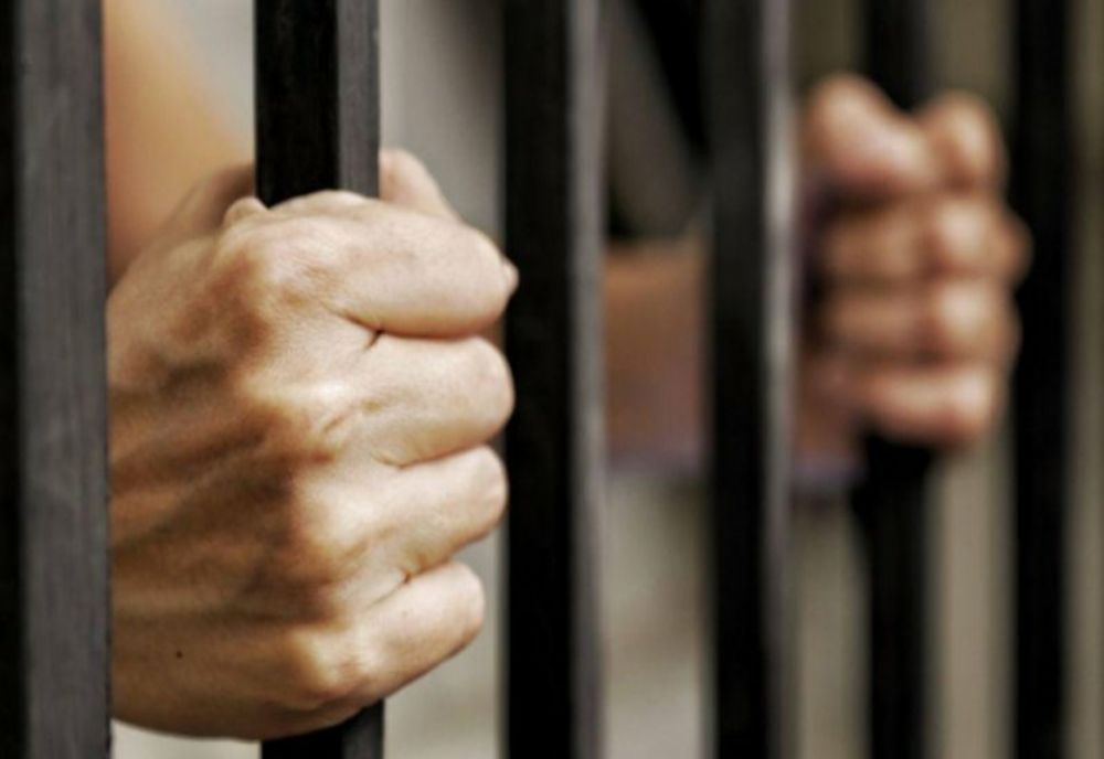 Infractor, condus după gratii