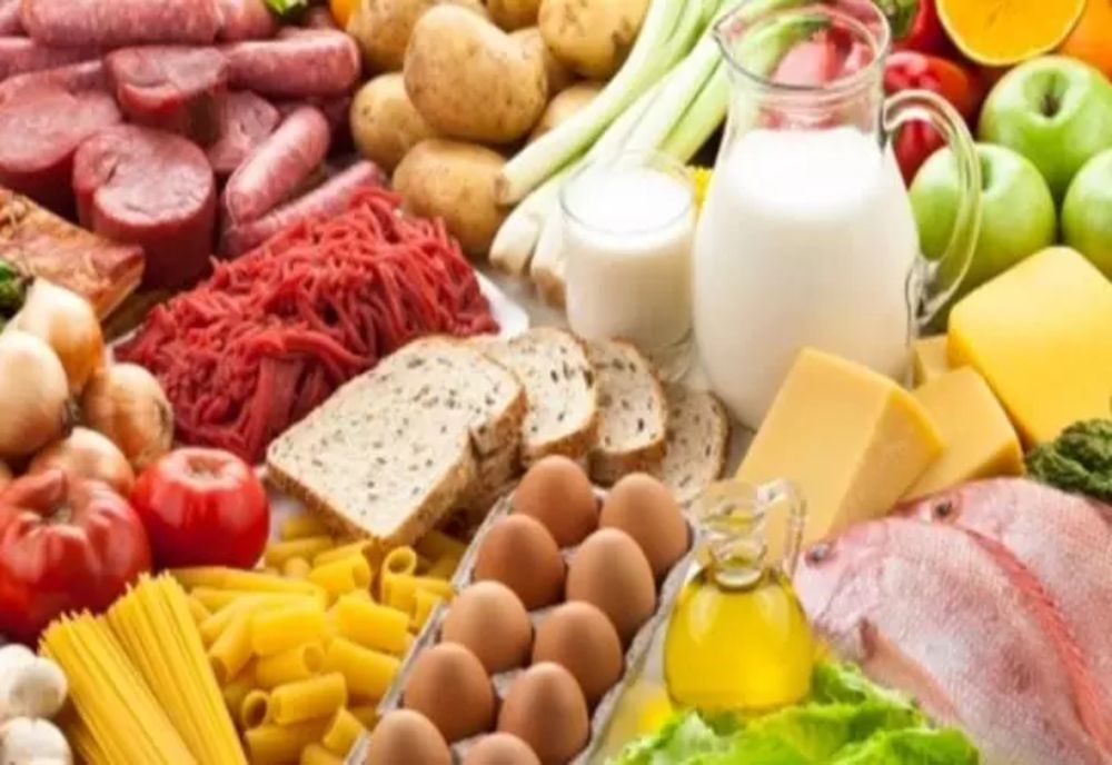 Alimentele nerecomandate după 44 de ani - Avertismentul unui renumit medic român