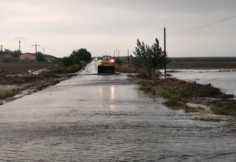 Cod portocaliu - Risc de viitură pe râurile din 12 bazine hidrografice, până marţi
