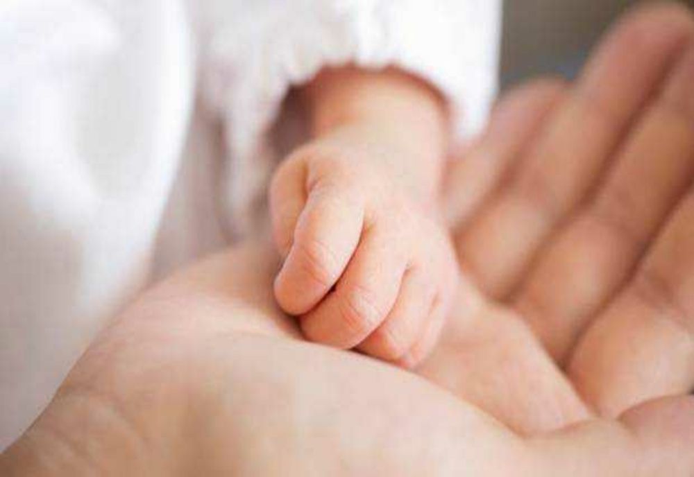 O TÂNĂRĂ MAMĂ DE 19 ANI A MURIT DE INFECȚIE BACTERIANĂ DUPĂ CE A NĂSCUT LA MATERNITATEA DIN BRAȘOV