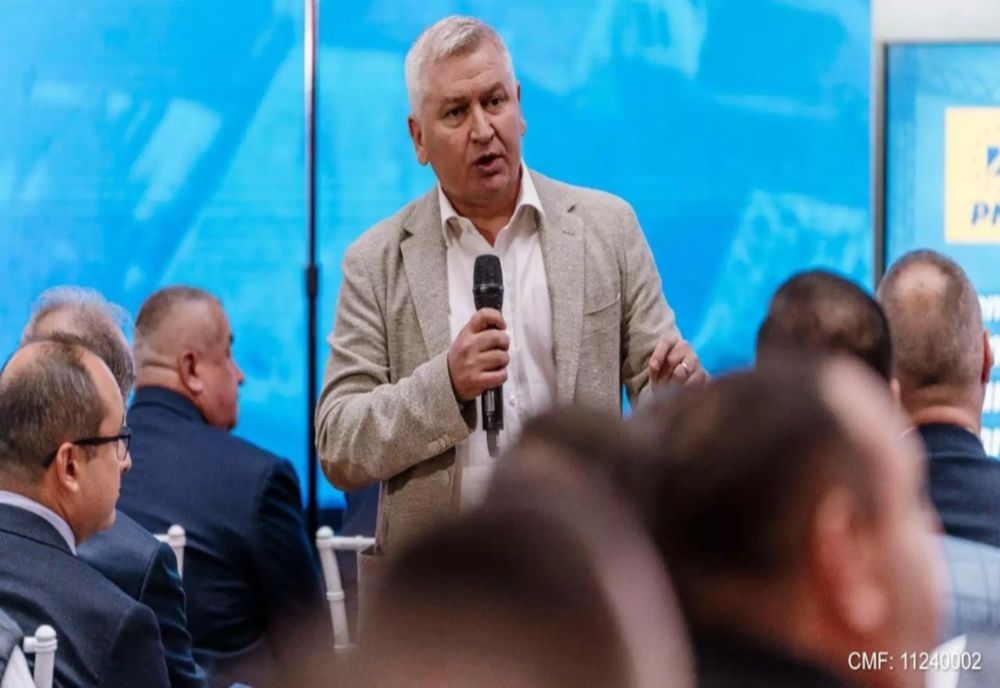 FLORIN ROMAN (PNL): ”SIMION E UN PIGMEU POLITIC MEREU ÎN CĂUTARE SĂ SE CAȚERE PE CEVA”