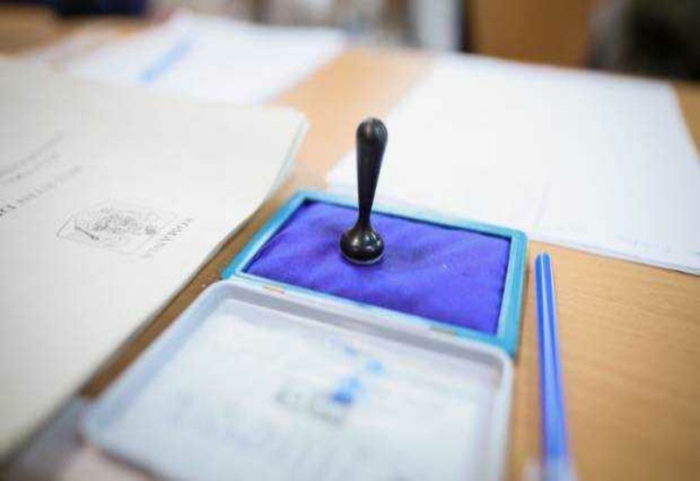 ZIUA VOTULUI CRUCIAL. MUTĂRI SPECTACULOASE ÎN LUPTA PENTRU PARLAMENTUL ROMÂNIEI. ATMOSFERA DE LA SEDIILE PARTIDELOR: CUM SE ÎMPARTE PUTEREA