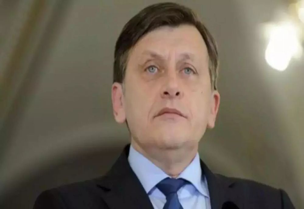 CRIN ANTONESCU: „PREȘEDINTELE ALES PE 18 MAI VA GĂSI UN GUVERN ÎN FUNCȚIUNE. NU E ÎN PREOCUPĂRILE MELE SĂ SCHIMB ACEST GUVERN”