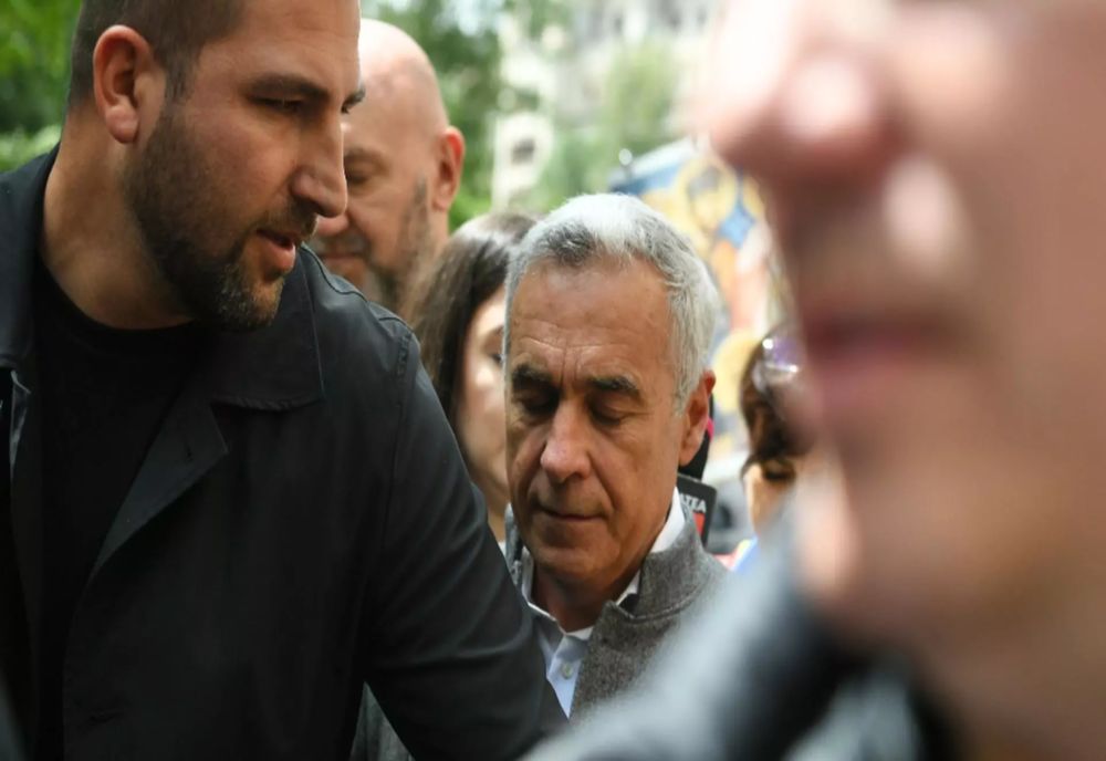 CĂLIN GEORGESCU, MESAJ TRANȘANT LA ADRESA COALIȚIEI DE GUVERNARE: POLITICIENII AU HRĂNIT POPORUL PRIN MINCIUNĂ IEFTINĂ ȘI CIRC VULGAR. APELUL FĂCUT PSD