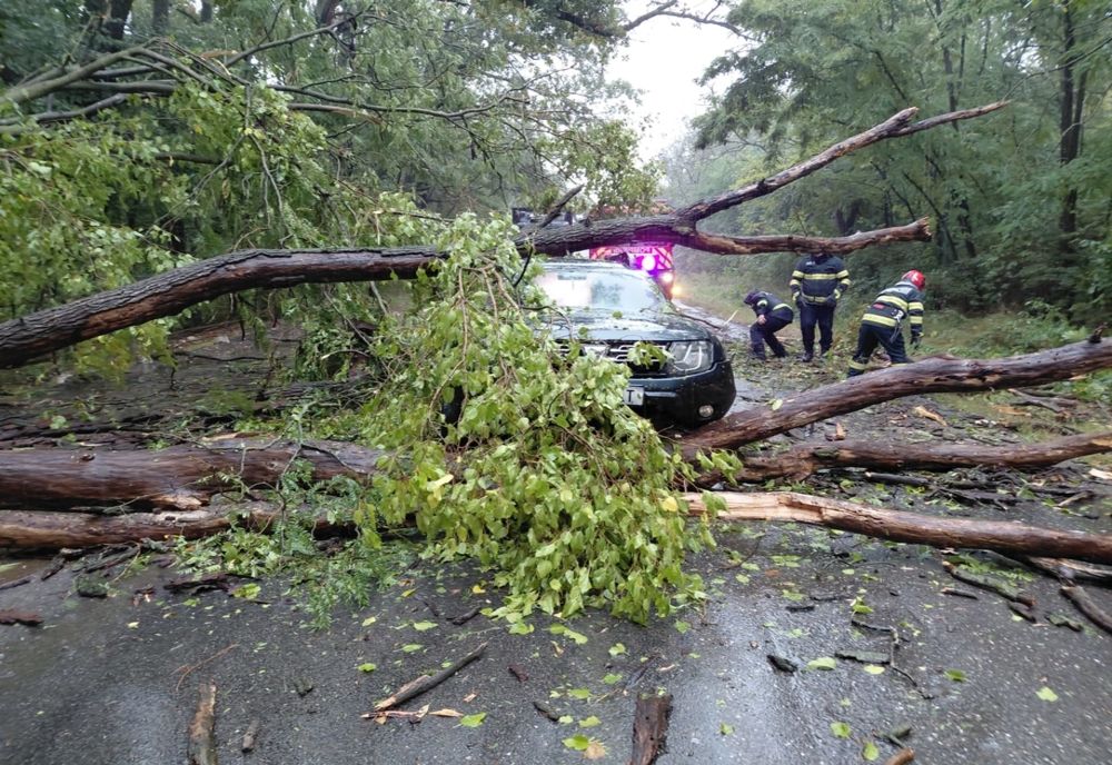 UPDATE POTOP PESTE ROMÂNIA: ZECI DE LOCALITĂȚI AFECTATE DE PLOI ȘI VIJELII