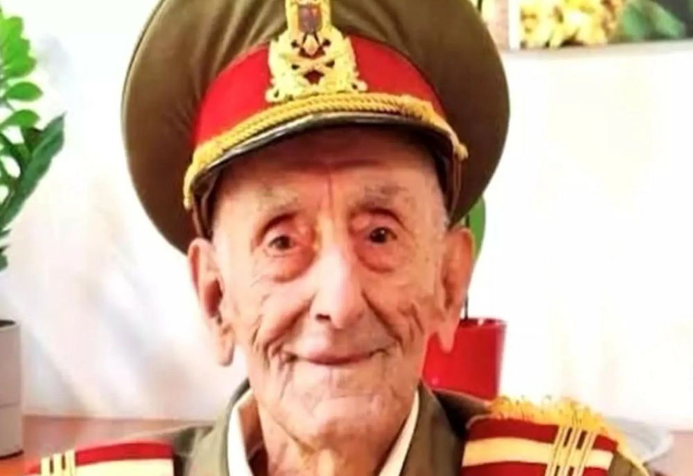 O singură decorație de Ziua Națională: veteranul Ion Vasile Banu, decorat de președintele Nicușor Dan