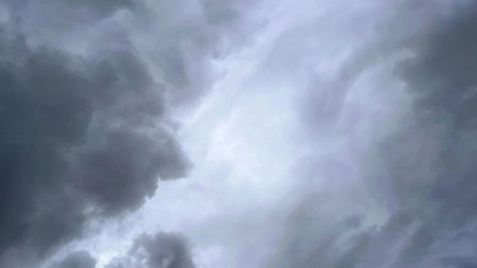 ANM anunță o răcire accentuată a vremii: ploi abundente, vânt puternic și ninsori în următoarele zile