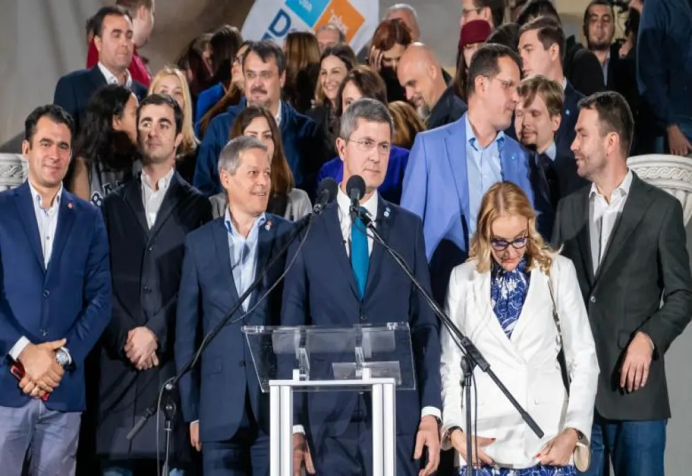  Alianţa USR PLUS anunţă că îl susţine pe Klaus Iohannis în turul al doilea la prezidenţiale 