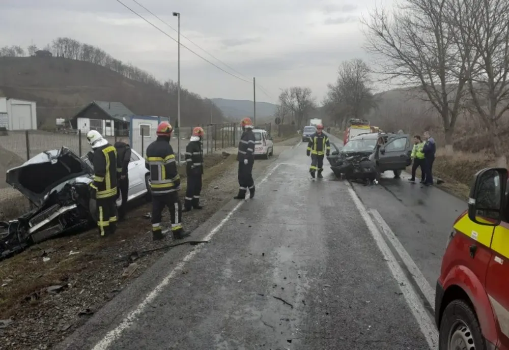 FOTO | Grav accident în Apahida! Impact violent între două maşini