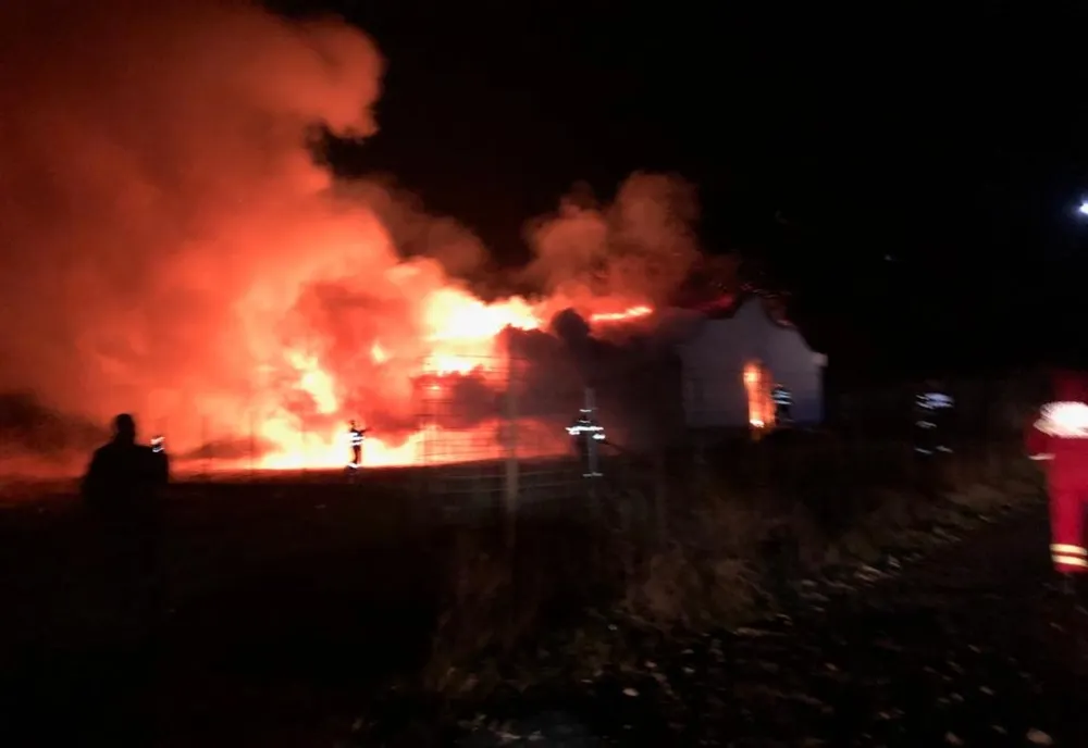 Tragedie de Crăciun ! O biserică a ars din temelii în Alba.