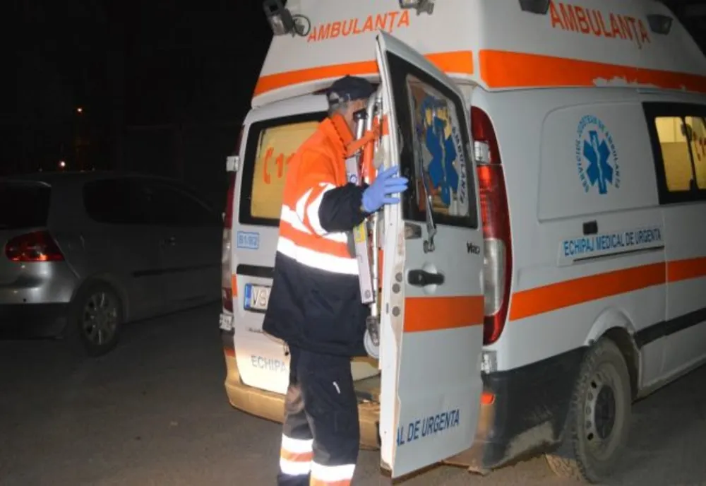 Cadru medical agresat în timp ce participa la o interventie. Atacatorul a fost reținut