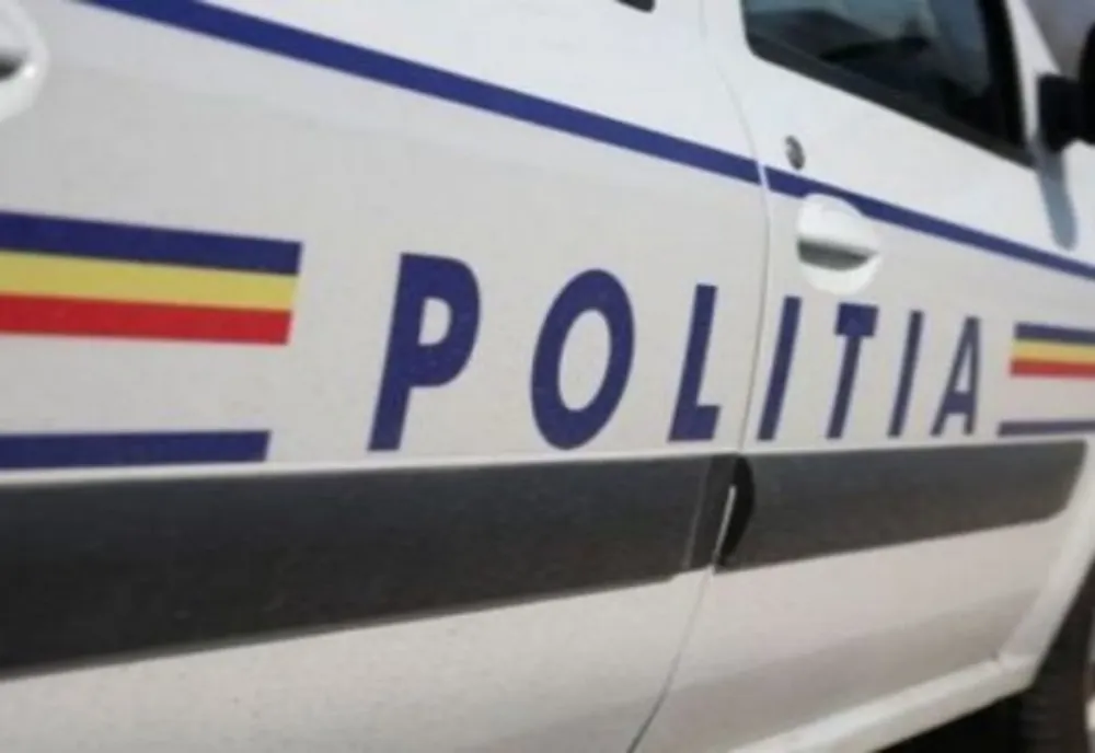 Un șofer băut a fugit de polițiști și a provocat un accident