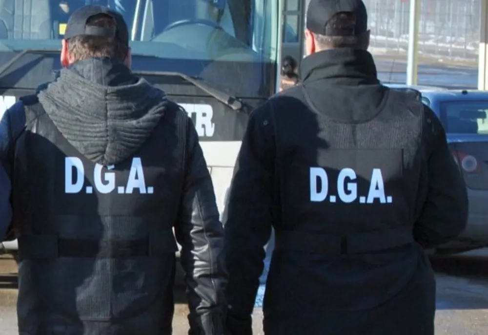 Funcționar public cercetat penal pentru luare de mită de 8.000 de lei